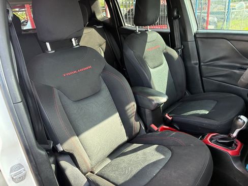 Used 2016 Jeep Renegade Trailhawk AWD/4WD image 36