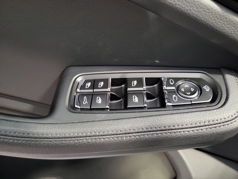 Certified 2026 Porsche Macan AWD/4WD image 19