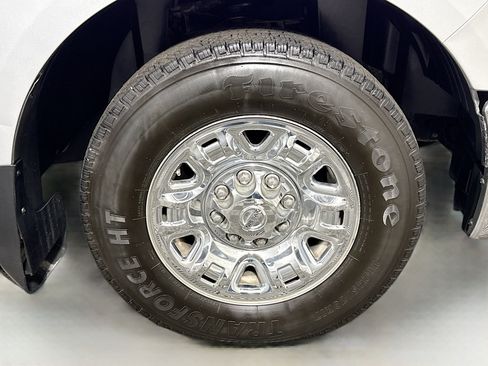 Used 2018 Nissan NV 3500 SL image 30