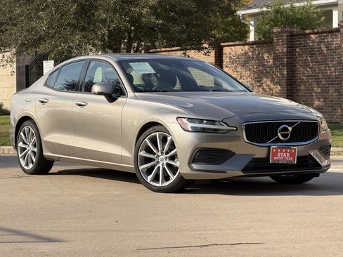 Used 2019 Volvo S60 T5 Momentum w/ Premium Package image 1