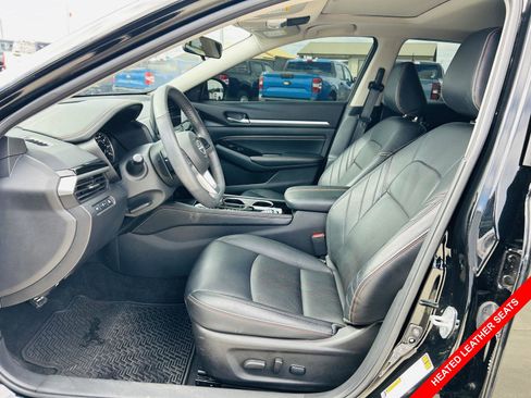 Used 2023 Nissan Altima 2.5 SR w/ SR Premium Package image 3