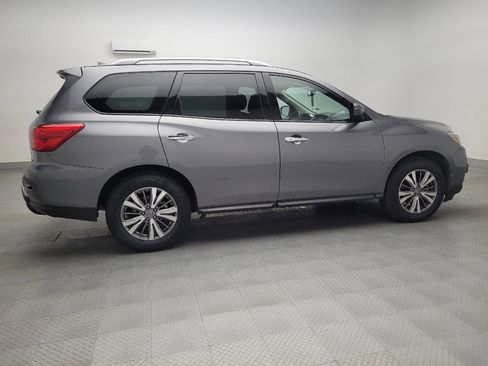 Used 2019 Nissan Pathfinder SV image 10