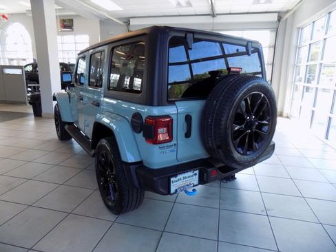 Used 2023 Jeep Wrangler Unlimited Sahara w/ Cold Weather Group image 5