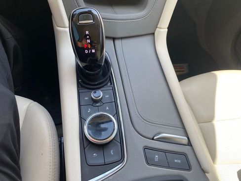 Used 2022 Cadillac XT5 Premium Luxury w/ Technology Package FWD image 16