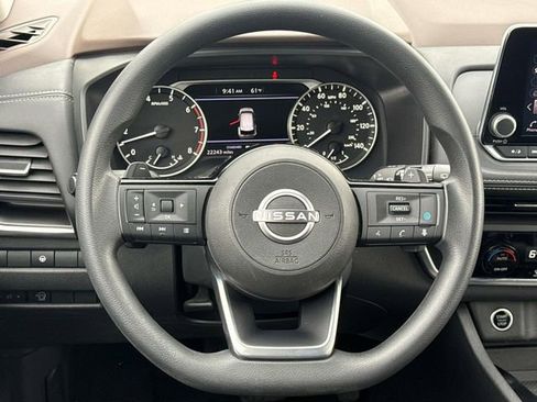 Certified 2023 Nissan Rogue SV FWD image 10