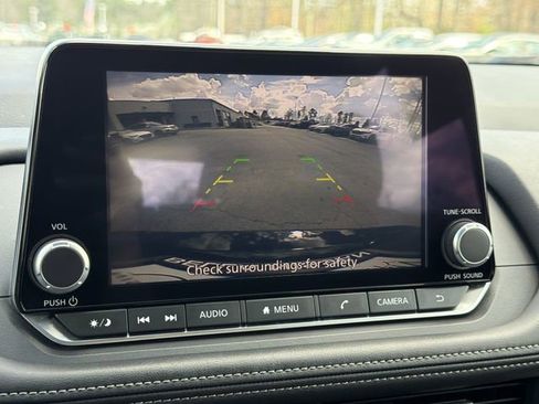 Certified 2025 Nissan Rogue SV image 6