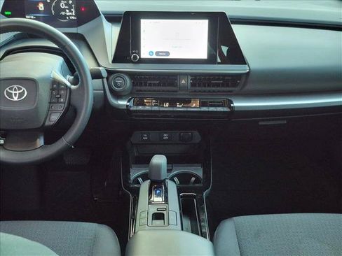 Used 2025 Toyota Prius LE FWD image 14