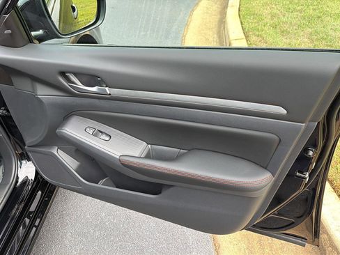 New 2026 Nissan Altima 2.5 SR w/ SR Midnight Edition Package FWD image 14