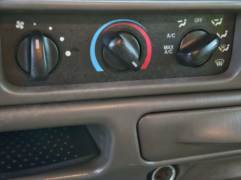 Used 2001 Ford Excursion Limited image 25