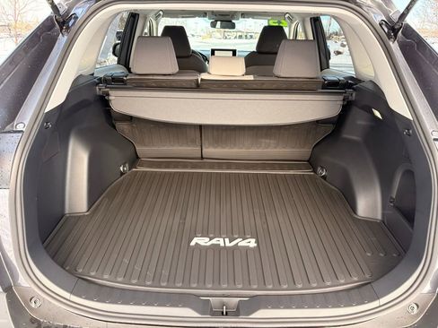 Used 2025 Toyota RAV4 XLE image 28