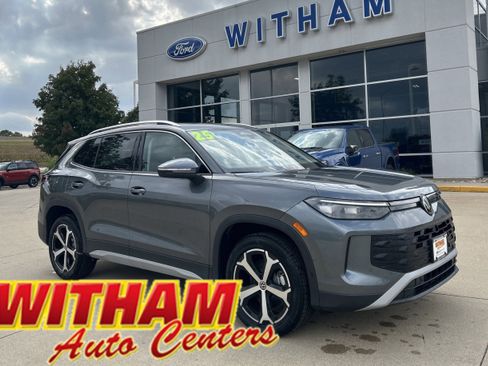 New 2025 Volkswagen Tiguan SE image 1