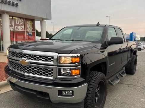 Used 2015 Chevrolet Silverado 1500 LT w/ LT Convenience Package AWD/4WD image 2