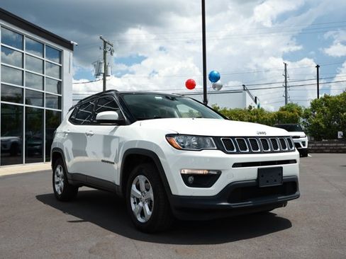 Used 2018 Jeep Compass Latitude AWD/4WD image 3