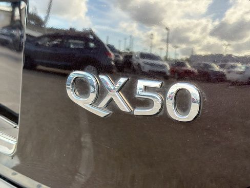 Used 2017 INFINITI QX50 Base w/ Deluxe Touring Package image 10