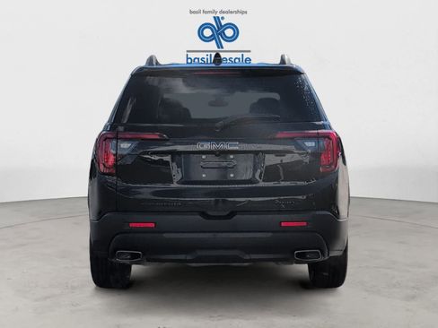 Used 2023 GMC Acadia SLE image 8