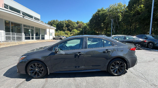 Used 2023 Toyota Corolla SE w/ SE Premium Package FWD image 8
