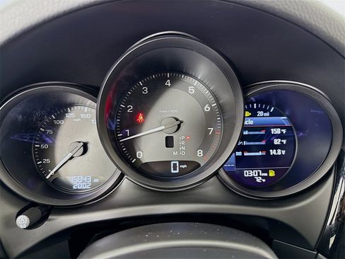 Used 2024 Porsche Macan image 16