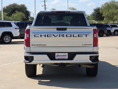 Used 2022 Chevrolet Silverado 1500 Custom w/ LPO, Dark Essentials Package AWD/4WD image 7