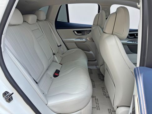 Used 2023 Mercedes-Benz EQE 500 4MATIC SUV w/ Exclusive Trim Package image 38