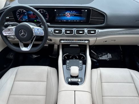 Used 2022 Mercedes-Benz GLS 450 4MATIC image 3