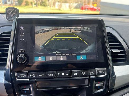 Used 2018 Honda Odyssey Touring image 17