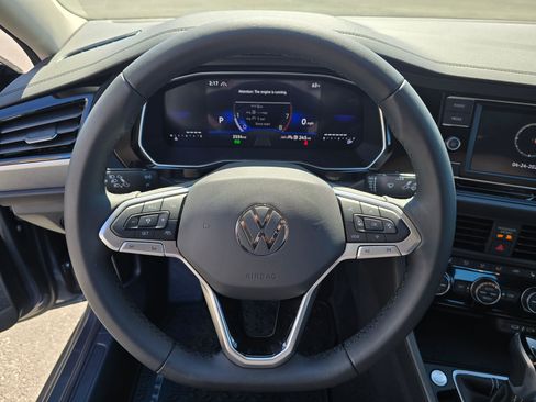 Used 2024 Volkswagen Jetta SE w/ Black Wheel Package FWD image 17