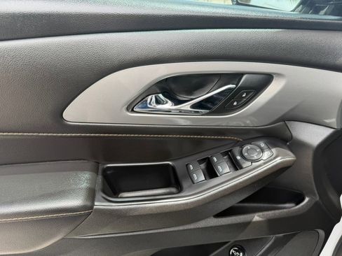 Used 2020 Chevrolet Traverse RS AWD/4WD image 34