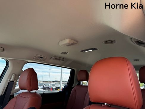 New 2026 Kia Carnival EX image 18