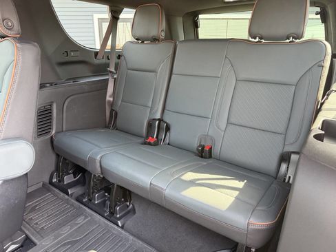 Used 2025 GMC Yukon XL AT4 w/ AT4 Premium Plus Package AWD/4WD image 43