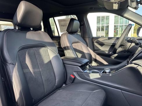 New 2025 Jeep Grand Cherokee Altitude image 22