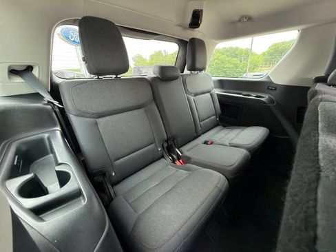 Used 2025 Ford Expedition Active AWD/4WD image 11
