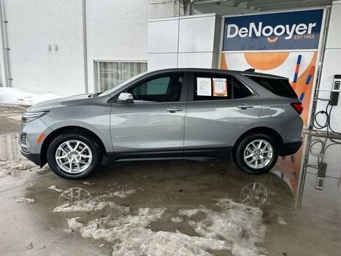 Used 2023 Chevrolet Equinox LT image 10