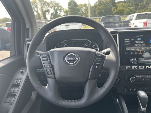 New 2026 Nissan Frontier SV w/ SV Convenience Package image 13