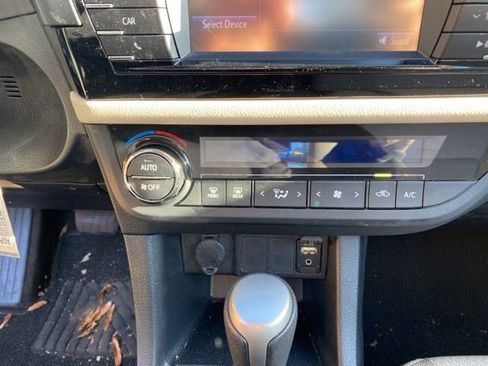 Used 2016 Toyota Corolla LE image 22