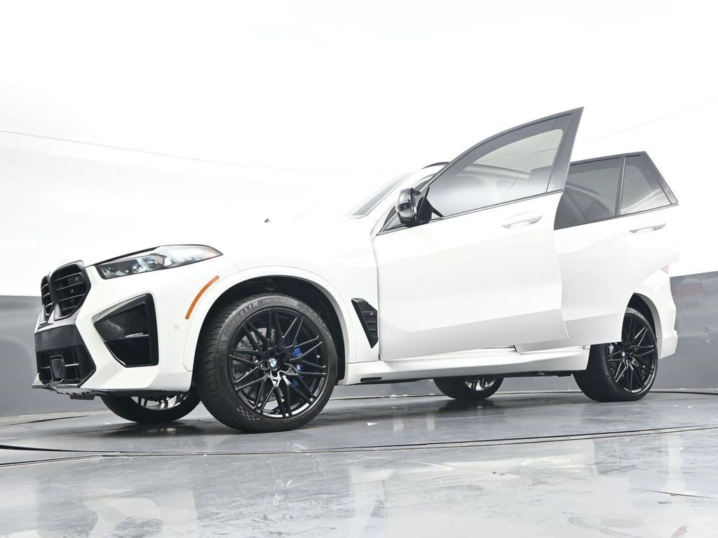 Used 2025 BMW X5 M Competition w/ Executive Package AWD/4WD image 45
