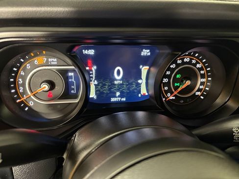Used 2025 Jeep Wrangler Unlimited Rubicon AWD/4WD image 21