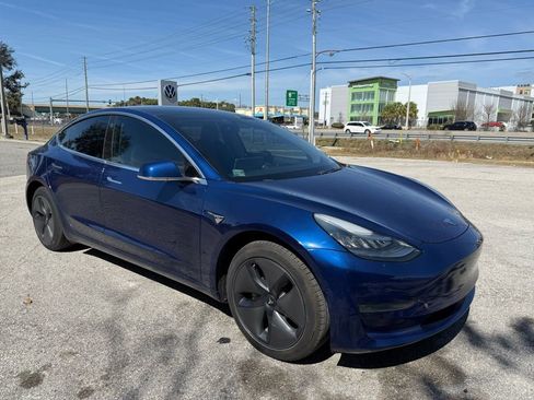 Used 2019 Tesla Model 3 image 2