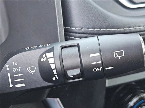 Used 2023 Nissan Rogue SV AWD/4WD image 15