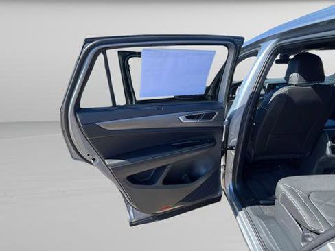 New 2026 Volkswagen Atlas Cross Sport SE image 21