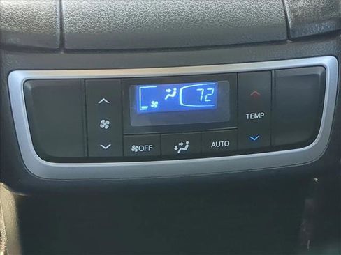 Used 2016 Toyota Highlander XLE image 14