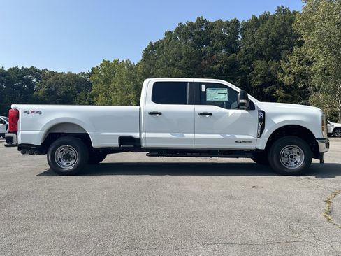 New 2026 Ford F350 XL w/ XL Chrome Package image 10