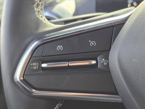 Used 2025 Chevrolet Blazer EV LT image 32