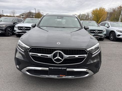 Used 2025 Mercedes-Benz GLC 300 4MATIC image 3