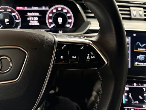 Certified 2024 Audi Q8 e-tron Premium Plus AWD/4WD image 20