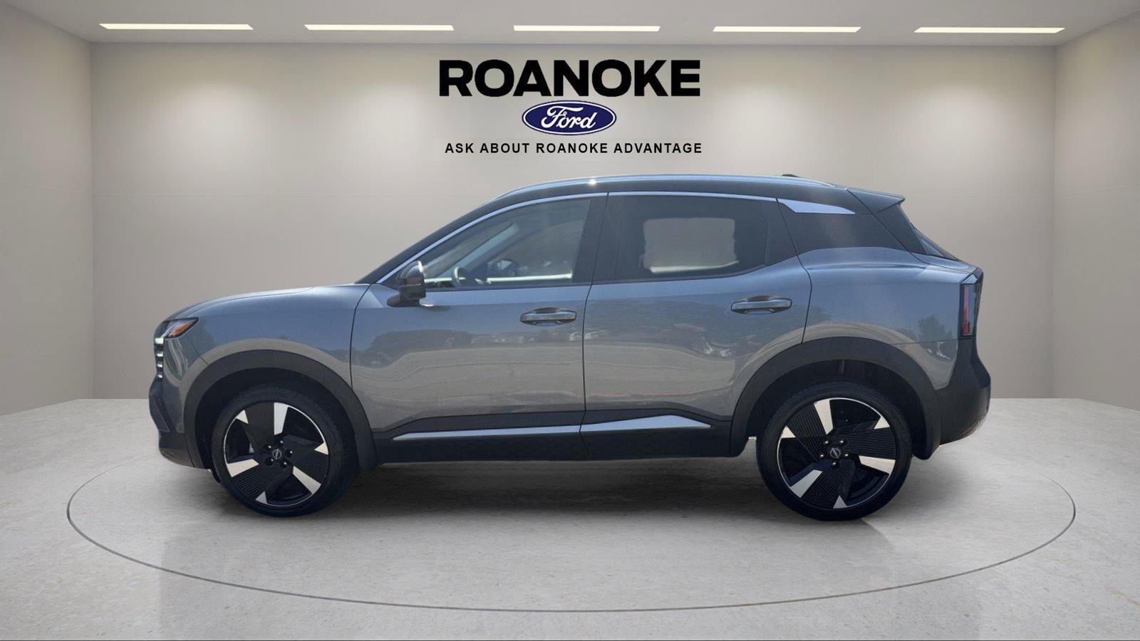 Used 2025 Nissan Kicks SR AWD/4WD image 12