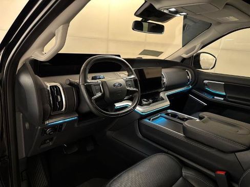 Certified 2025 Ford Expedition Platinum AWD/4WD image 4