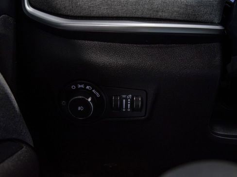 Used 2024 Jeep Compass Latitude AWD/4WD image 16