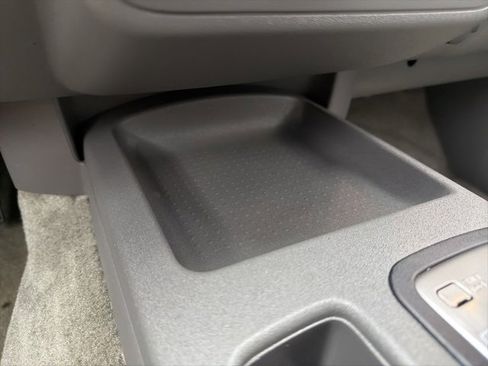 Used 2016 Nissan Frontier SV image 25