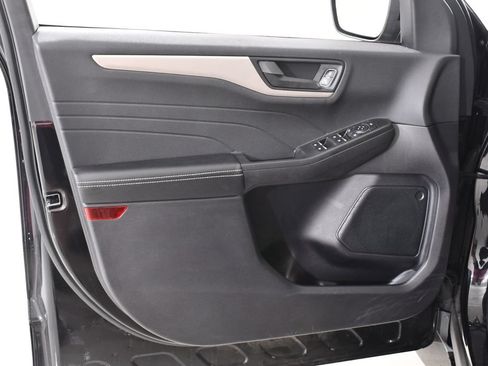 Used 2022 Ford Escape SE w/ SE Sport Appearance Package AWD/4WD image 25