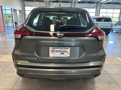 Used 2022 Nissan Kicks S FWD image 12
